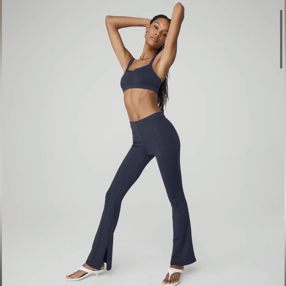 ALO SET High Waist Pinstripe Zip It Flare Legging Captivate Bra
